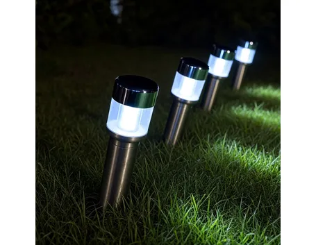 Faretti fotovoltaici da terra