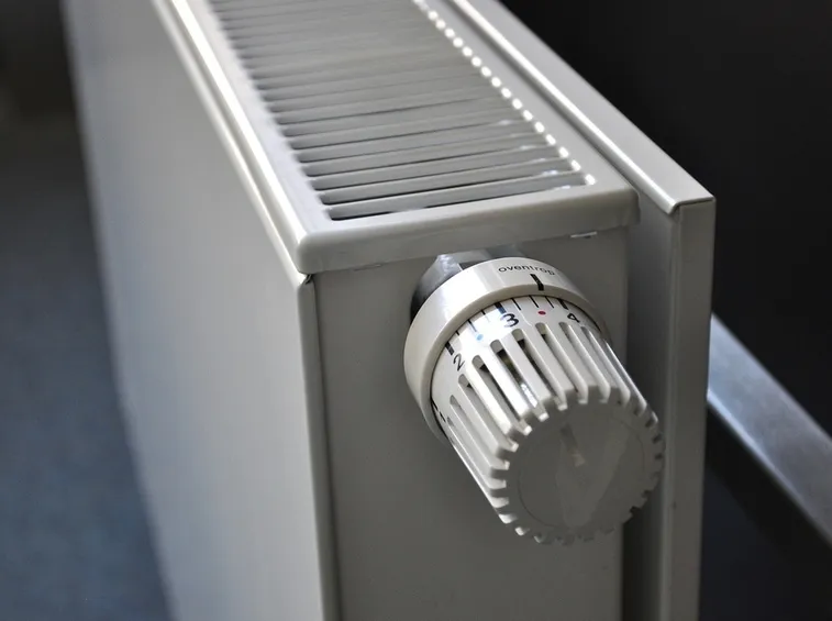 Valvola termostatica su radiatore
