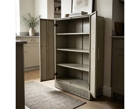Esempio di credenza alta