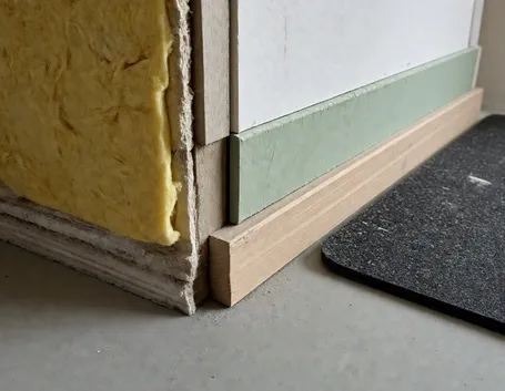 Sezione di una parete con isolante acustico